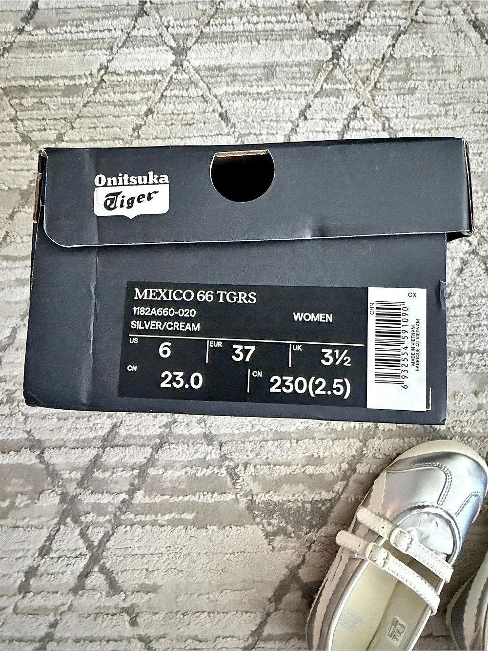 Onitsuka Tiger Mexico 66 TGRS Silver & Cream US 6 NWT